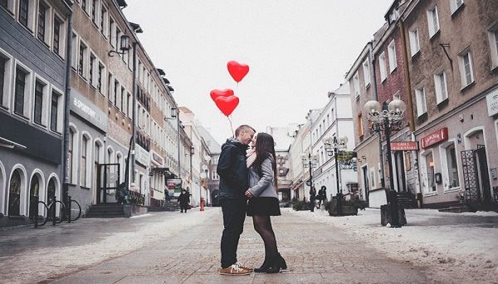 Giấc mơ cho thấy bạn rất si mê người ấy, hãy bày tỏ tình cảm của mình