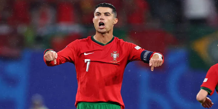 Cristiano Ronaldo đánh mất kỷ lục cầu thủ ghi bàn trẻ nhất giải vô địch Châu Âu (Euro)