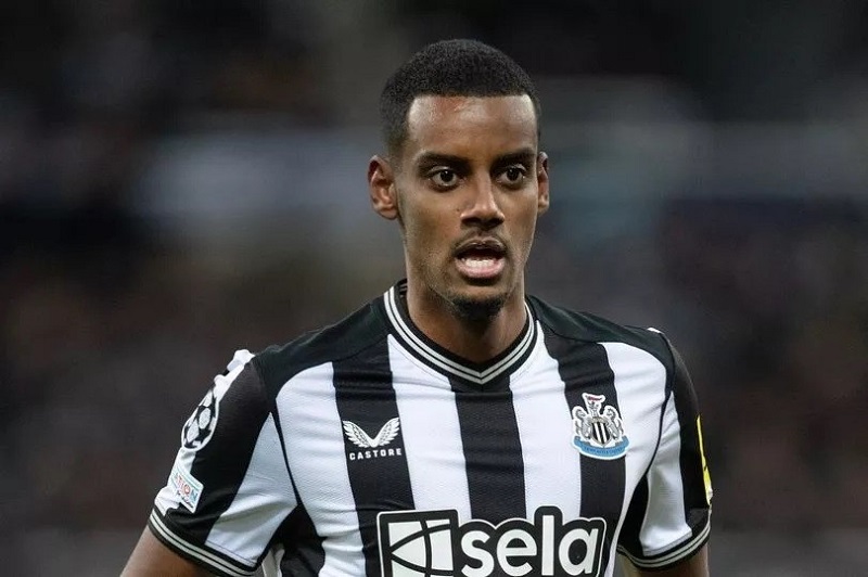 Cầu thủ Alexander Isak đang là mục tiêu của Arsenal và Chelsea