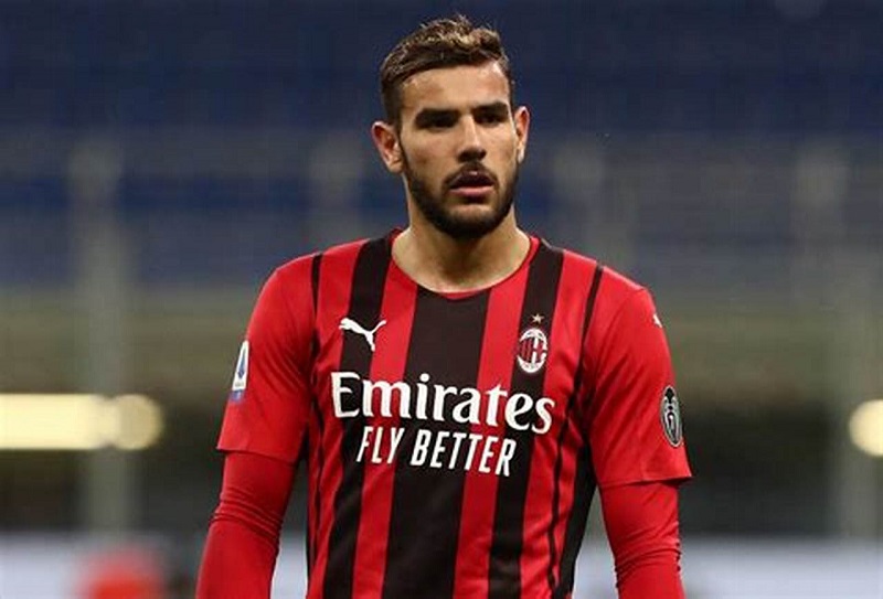 Cầu thủ Theo Hernandez đang có mối quan hệ căng thẳng với HLV Paulo tại AC Milan