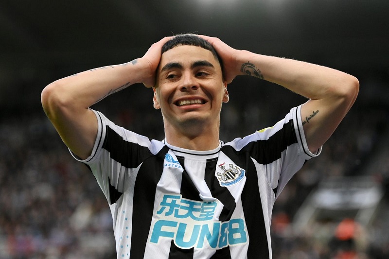 Có nhiều lý do khiến Newcastle muốn bán cầu thủ Miguel Almirón