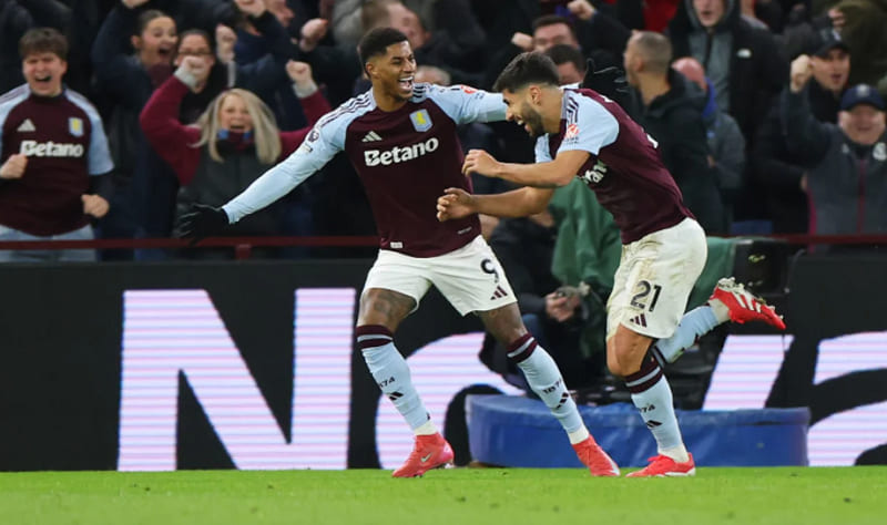 Cầu thủ Rashford đã ghi bàn ấn định chiến thắng 2-1 cho Aston Villa trước Chelsea