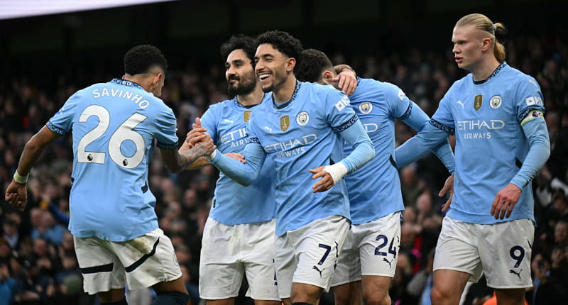 Đội tuyển Man City đã thắng 4-0 trước Newcastle và trở lại cuộc đua top 4 Ngoại Hạng Anh
