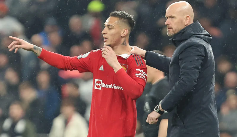 Quyết định hủy bỏ thẻ đỏ của Antony của La Liga gây ra nhiều tranh cãi