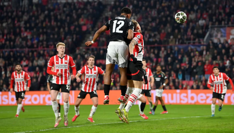 Arsenal đã giành chiến thắng phá kỷ lục tại Eindhoven tuần trước