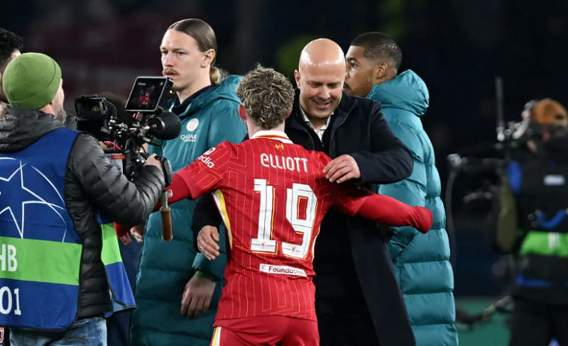 HLV Arne Slot đã thừa nhận tài năng của Harvey Elliott