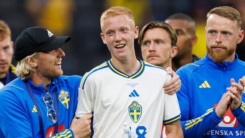 Man City cần vượt qua nhiều thách thức để chiêu mộ Hugo Larsson