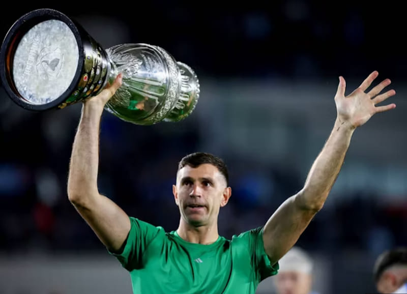 Cầu thủ Emiliano Martinez sẽ giải nghệ nếu Argentina chiến thắng World Cup 2026