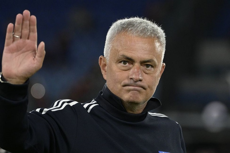 HLV Jose Mourinho sẽ trở lại Premier League