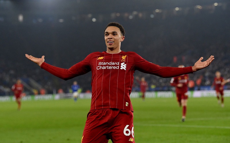 Trent Alexander-Arnold quay xe với Real Madrid - cân nhắc ở lại Liverpool