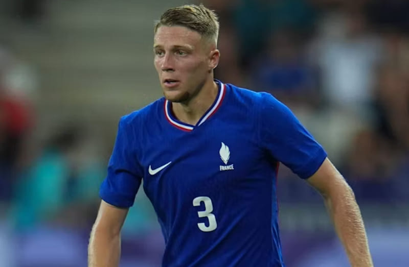 Cầu thủ Adrien Truffert cũng được Bournemouth quan tâm
