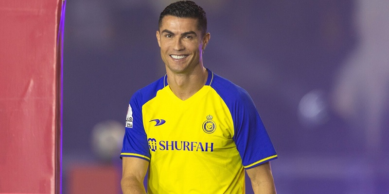Quỹ đầu tư công của Saudi Arabia (PIF) hỗ trợ Cristiano Ronaldo tiếp quản Valencia