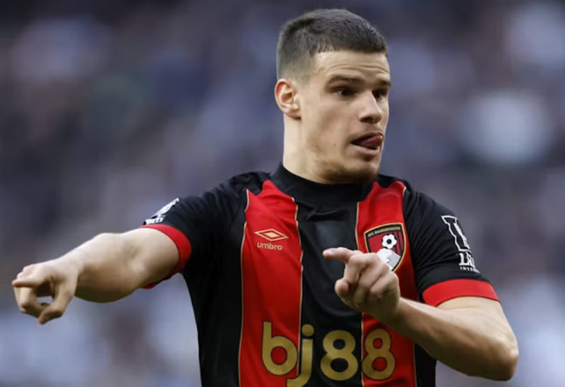 Liverpool chiêu mộ Milos Kerkez để củng cố hàng phòng ngự