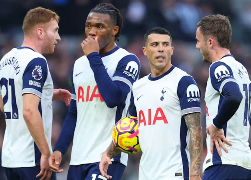 Tottenham đã phải thi đấu với đội hình chắp vá
