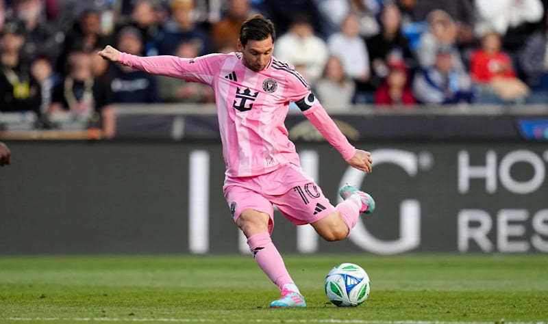 Lionel Messi là niềm hy vọng của FIFA Club World Cup