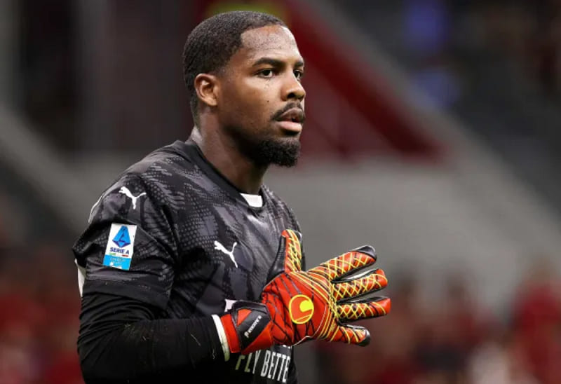 Cầu thủ Mike Maignan đang là mục tiêu hàng đầu của Chelsea